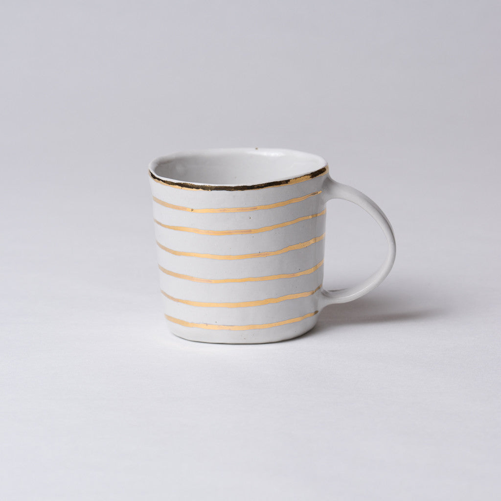 Yoshimitsu Nakasono, Mug in white with gold stripes
