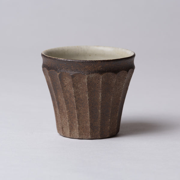 Yuko Matsuzuka, Cup with longitudinal flutes, brown glazed