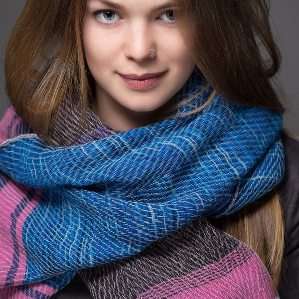 Scarf "Roots Shawl" in wool & cotton - blue & pink